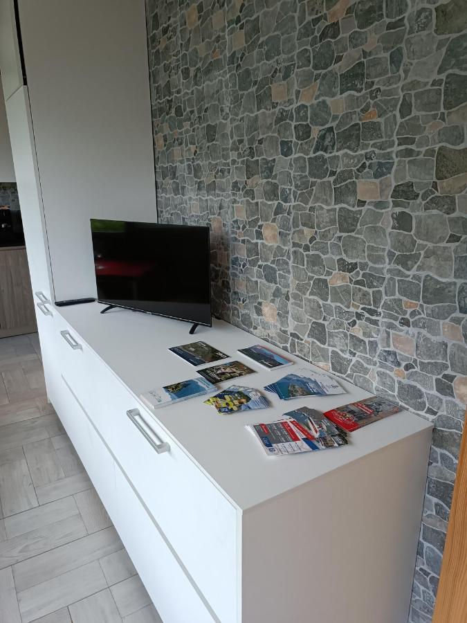 Prestine' Apartment Nesso Bagian luar foto